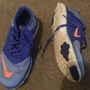 Women’s Nike Tennis Shoes